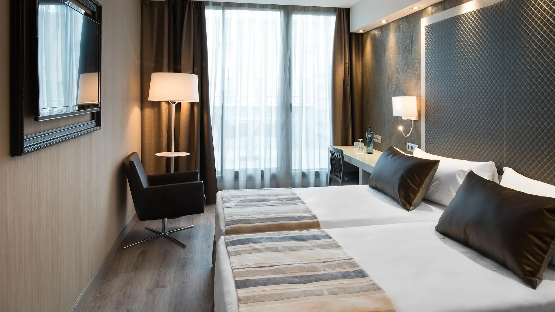 Отель Catalonia Square 4* Sup Барселона