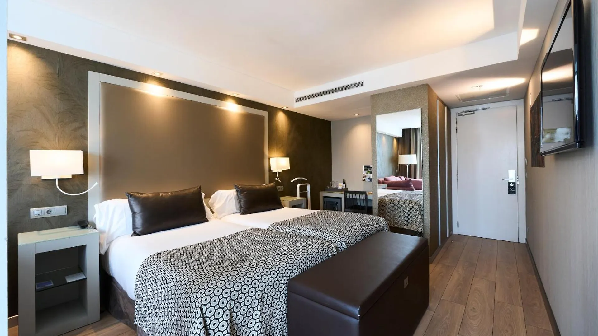 Отель Catalonia Square 4* Sup Барселона Испания