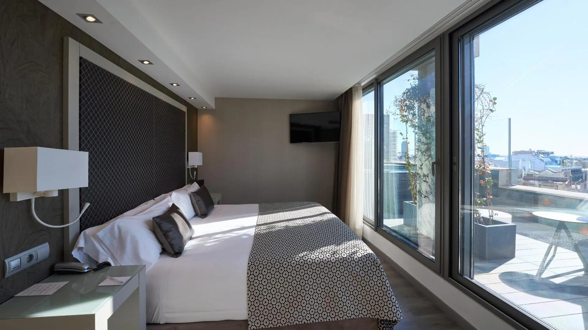 Отель Catalonia Square 4* Sup Барселона